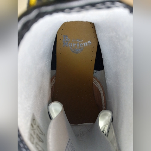 Dr. Martens 1460 Lace Up 8-Eye Combat Boots White Smooth Leather Men Sz 9 No Box - Picture 6 of 9